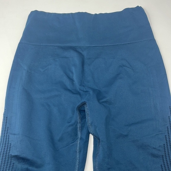 ATHLETA leggings Mesh Around Seamless Capri Medium - Picture 5 of 8